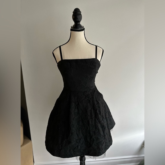 RW X ELLE little black dress - Picture 2 of 4